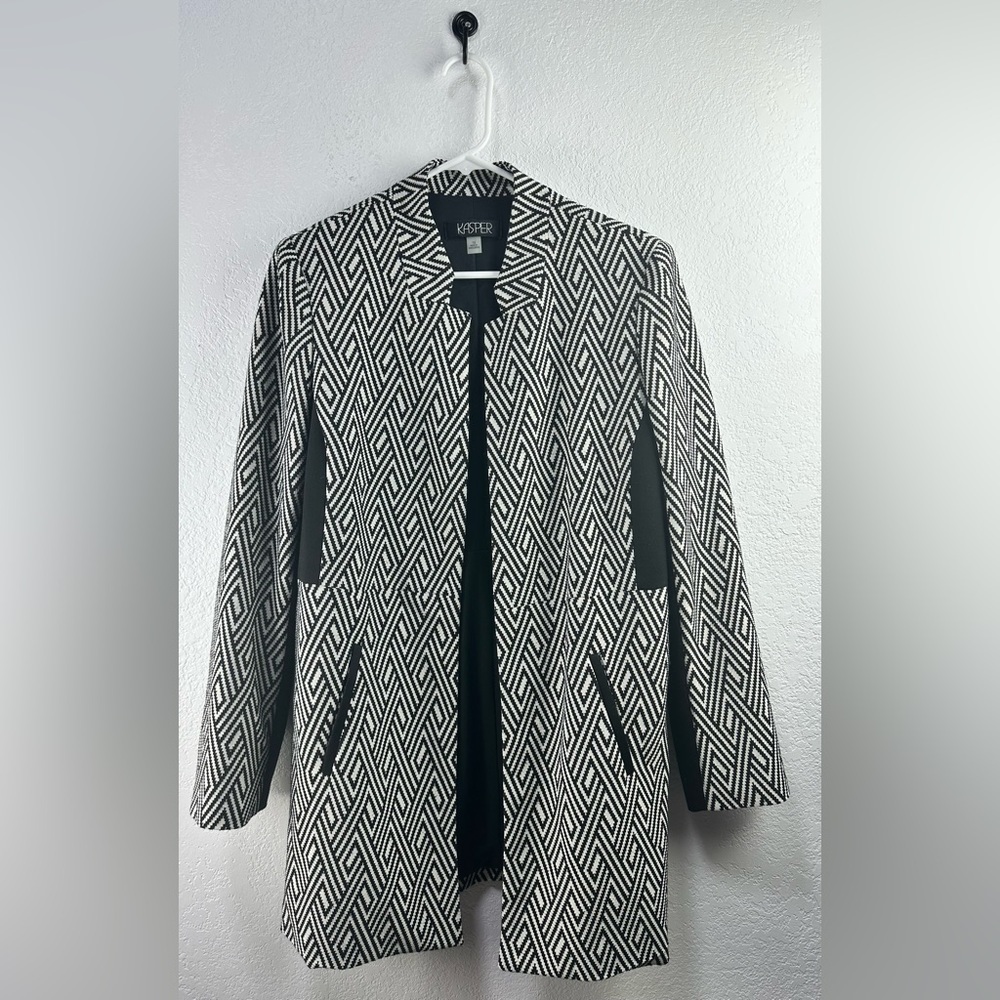 Kasper Black/White Vintage Patterned Two Piece Suit